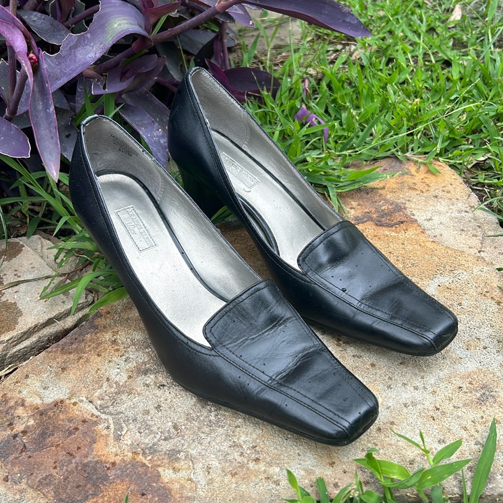 NWOT Anne Klein iflex black pumps.  Size 8.5